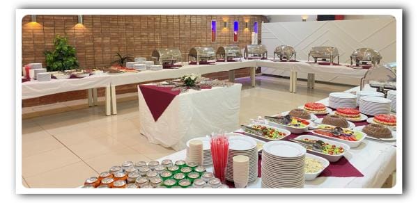 میز سلف سرویس در تالار